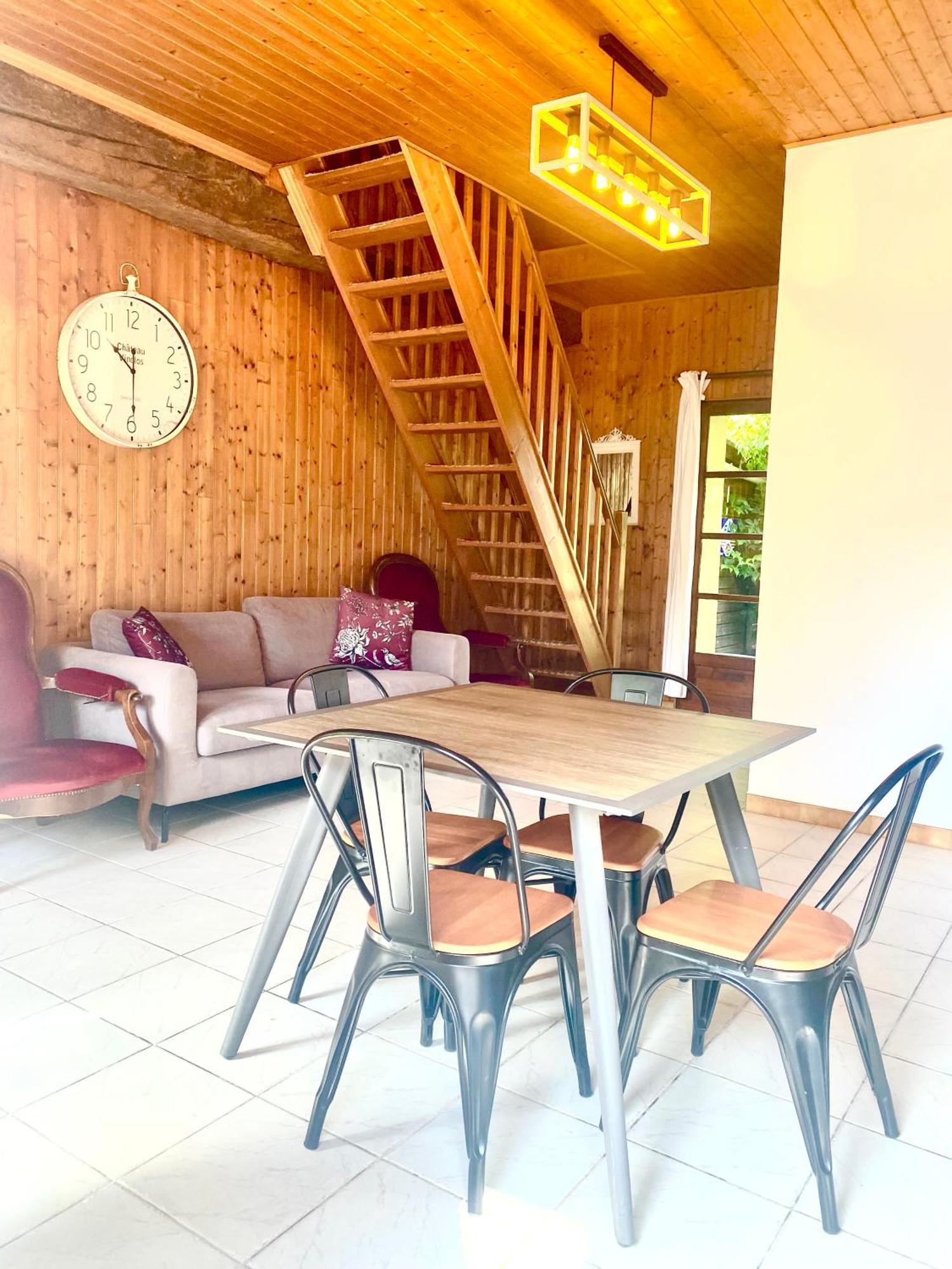 Camping La Ferme De Perdigat Limeuil Exterior photo